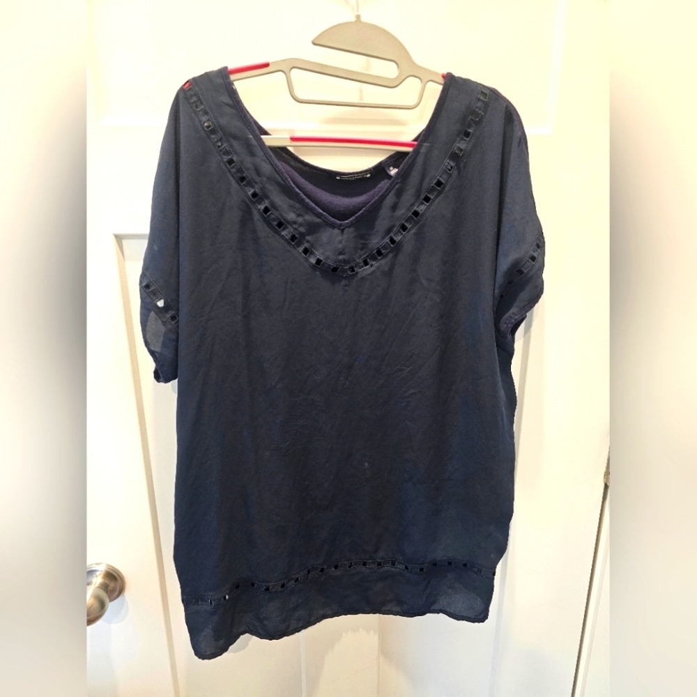 Architect Woman Navy Eyelet Trim Tunic Top 1X Plus Size Blouse